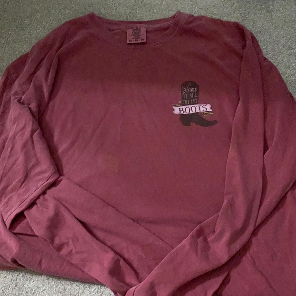 Cavenders long-sleeve t-shirt